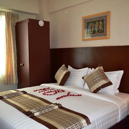Hotel Broadway Yangon Eksteriør bilde