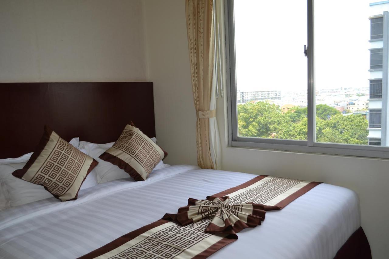 Hotel Broadway Yangon Eksteriør bilde