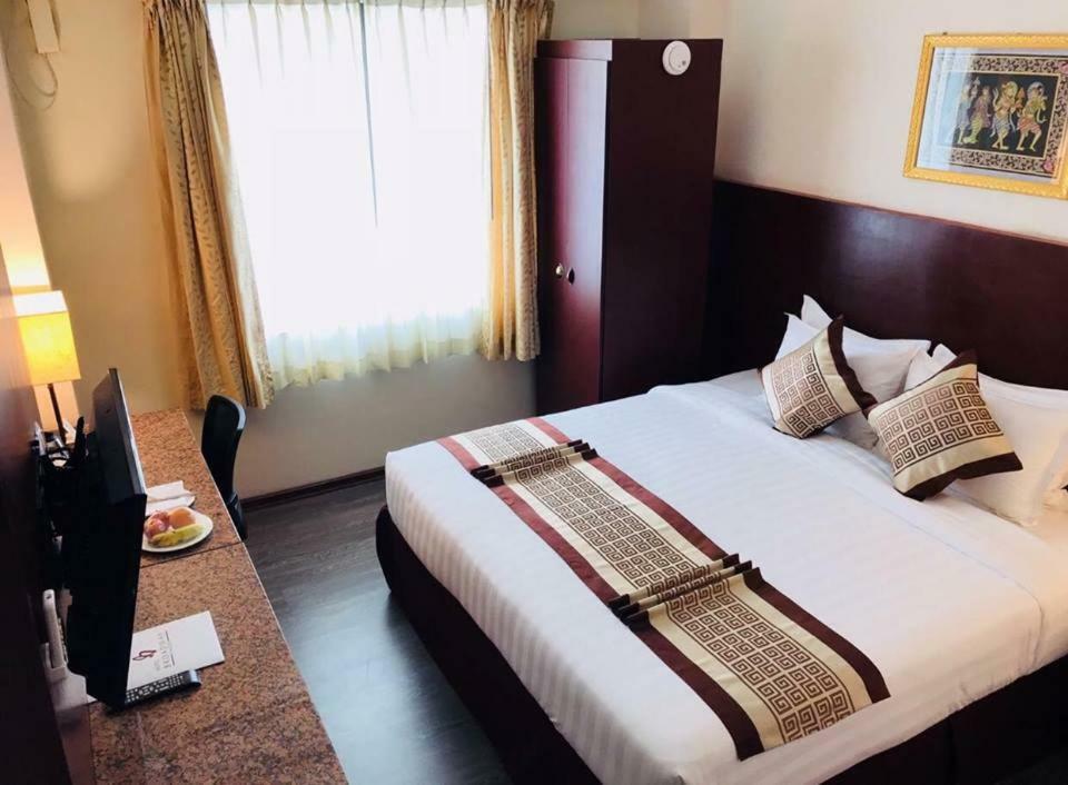 Hotel Broadway Yangon Eksteriør bilde