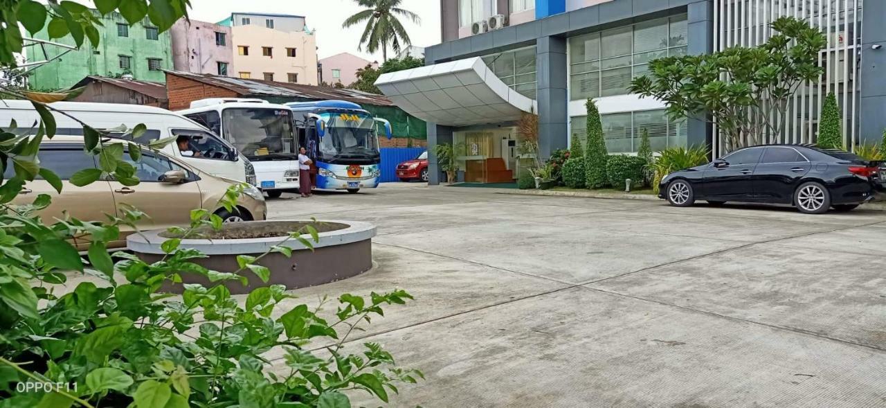 Hotel Broadway Yangon Eksteriør bilde