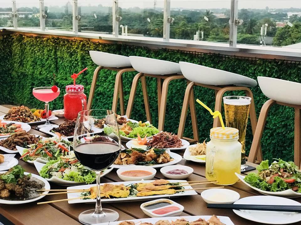 Hotel Broadway Yangon Eksteriør bilde